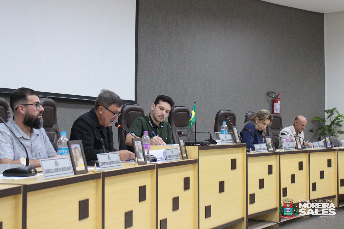 Câmara Municipal realiza 40ª Reunião Ordinária com análise de projetos e indicações