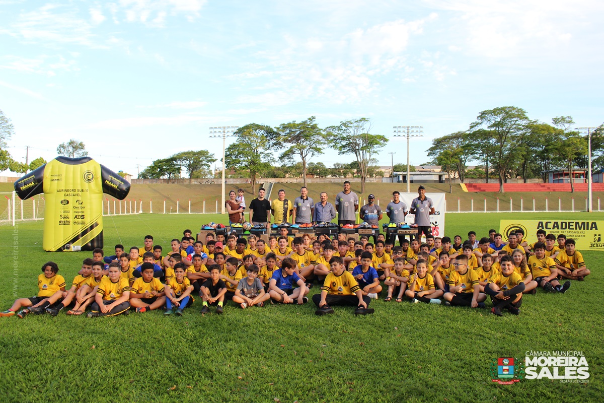 Entrega de novos materiais esportivos reforça o projeto “Talentos de Jesus” em Moreira Sales