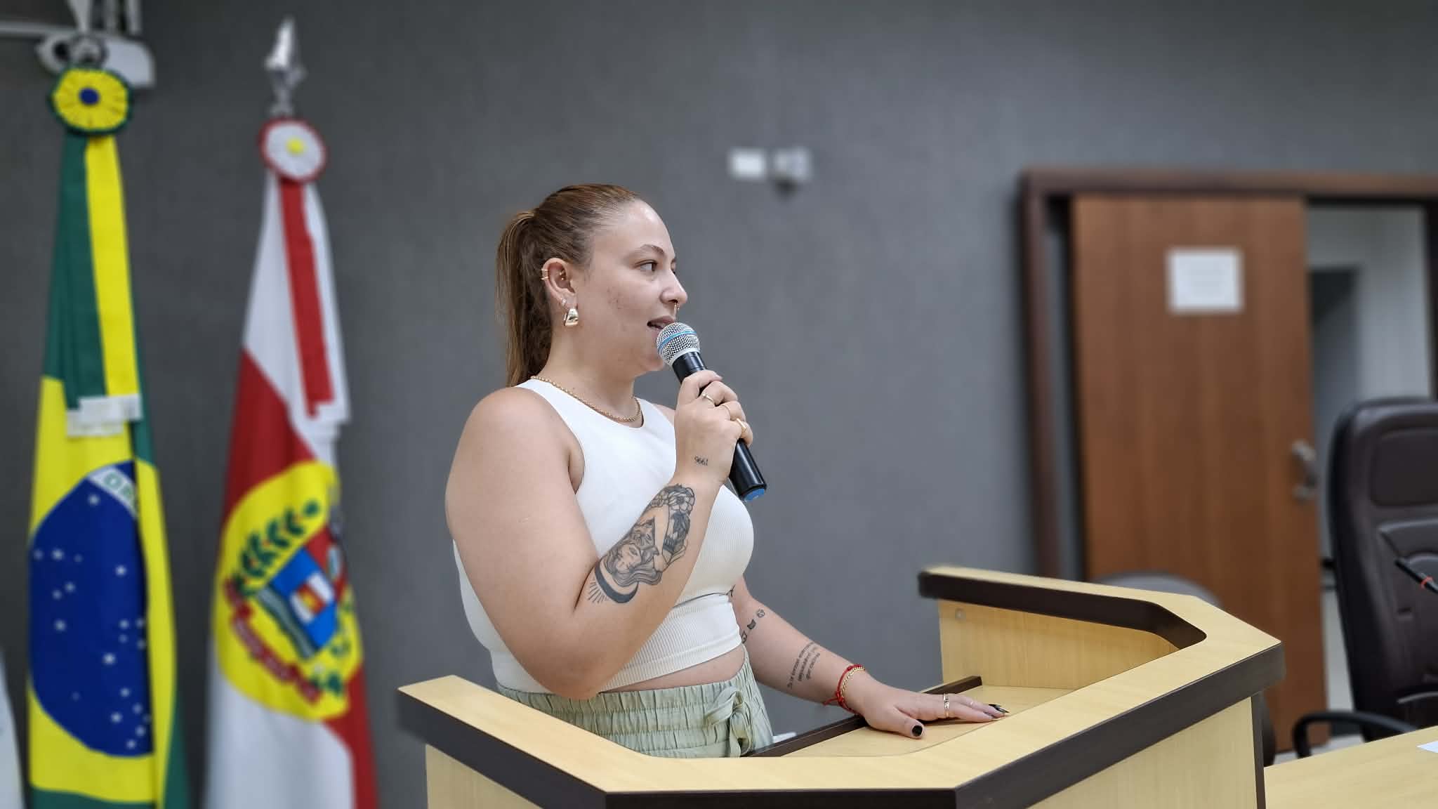Vereadora Gabrielle Berti apresenta indicações voltadas à manutenção de espaços públicos e melhorias em Paraná do Oeste